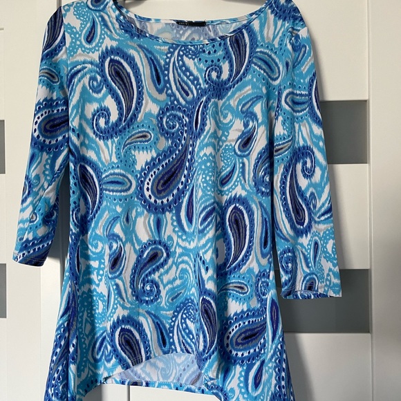 M size top - Picture 1 of 1